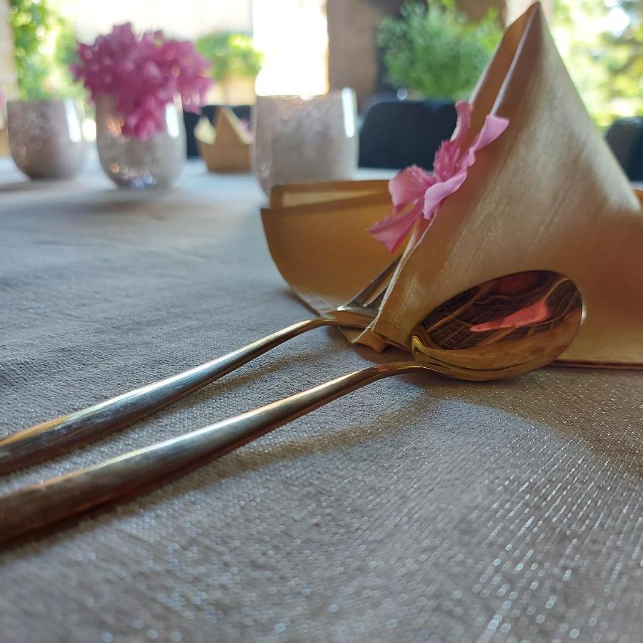 Les Trois L Bed & Breakfast Gindou Bagian luar foto