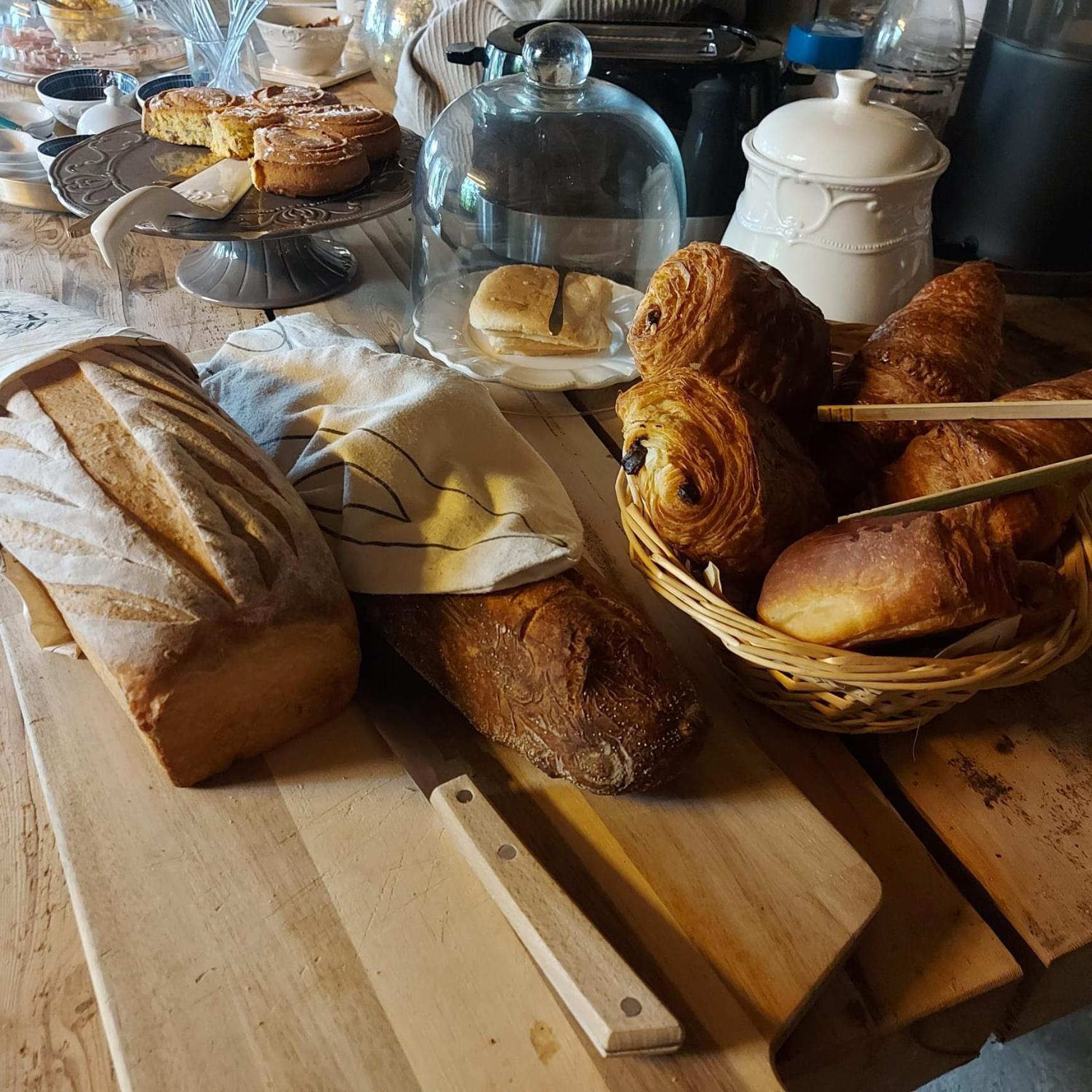 Les Trois L Bed & Breakfast Gindou Bagian luar foto