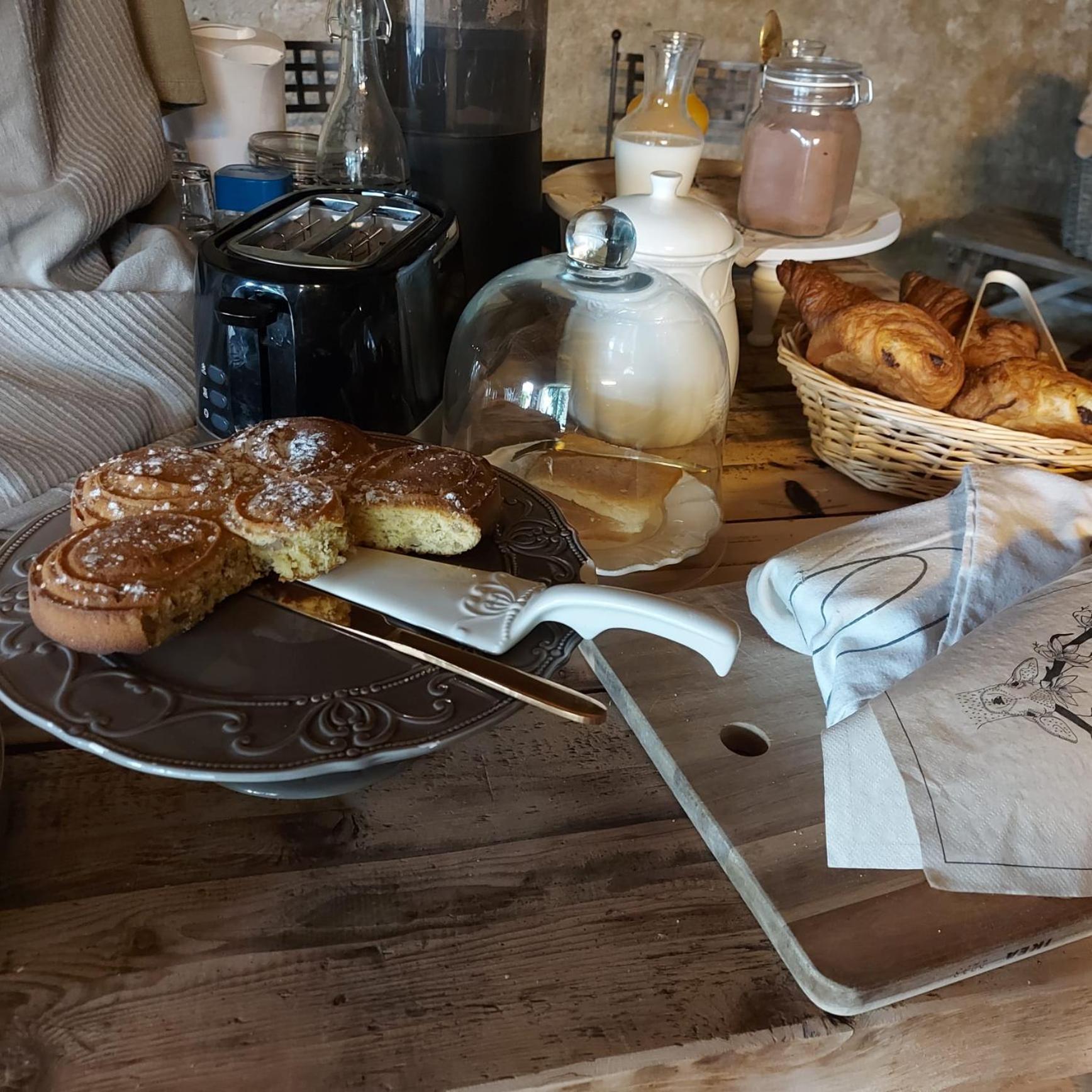 Les Trois L Bed & Breakfast Gindou Bagian luar foto